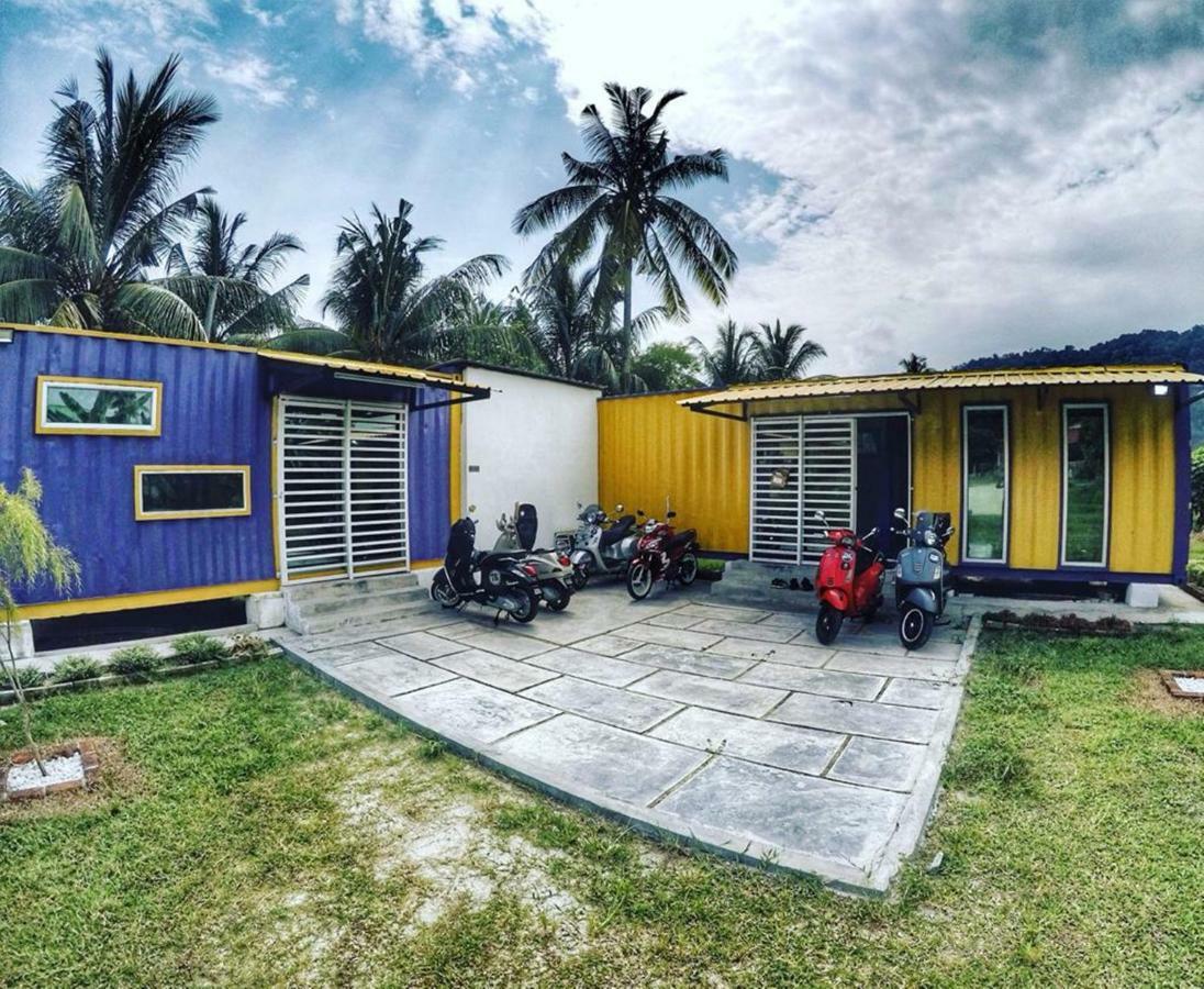 Purple Cube At Lumut Cube Homestay Kontena Exteriér fotografie
